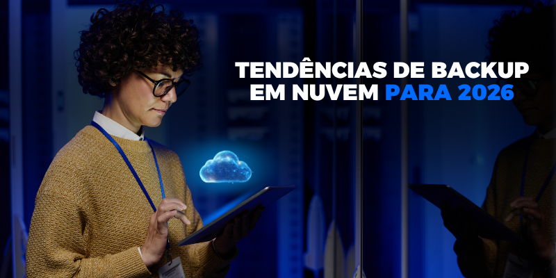 Profissional de TI em data center utilizando tablet, com elemento visual de nuvem, representando tendências de backup em nuvem, segurança de dados, resiliência digital e cloud storage para 2026.